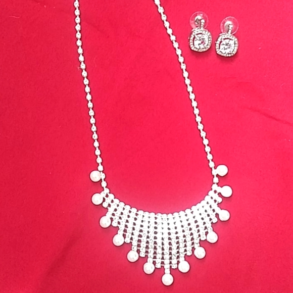 Blush For Her Silver Crystal & Pearl Necklace Set - Picture 5 of 6